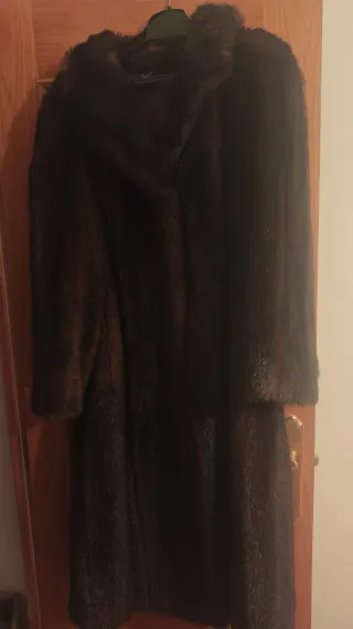 Abrigo piel sintética