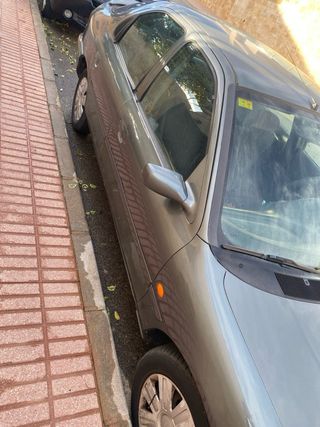 Ford Mondeo 5 puertas.