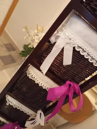 Estantería estrecha de mimbre y maderaDe 145X24 cm