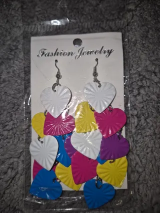 Orecchini pendenti cuori colorati