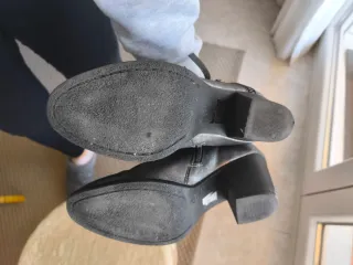 Botines Mustang grises/plateados