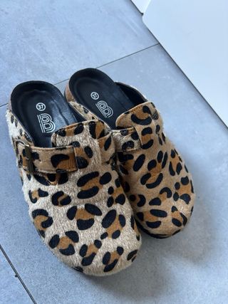 Zuecos estampado leopardo talla 37