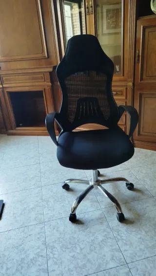 Sedia da ufficio ergonomica nera