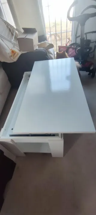 Mesa de centro elevable blanca