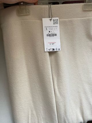 Pantalones elásticos beige