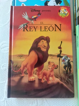 Conjunto 8 libros Disney. Regalo estantería Mickey