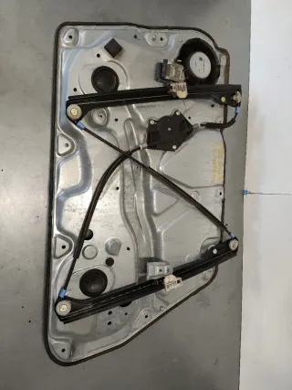 ELEVALUNAS DELANTERO DERECHO SKODA SUPERB