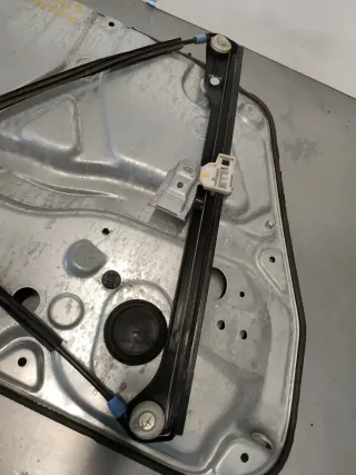 ELEVALUNAS DELANTERO DERECHO SKODA SUPERB