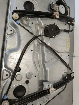 ELEVALUNAS DELANTERO DERECHO SKODA SUPERB