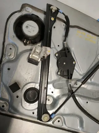 ELEVALUNAS DELANTERO DERECHO SKODA SUPERB