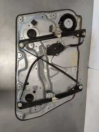 ELEVALUNAS DELANTERO DERECHO SKODA SUPERB