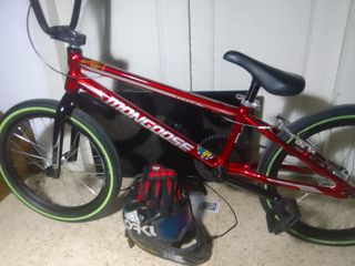 Bicicleta BMX Mongoose Roja