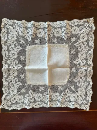 Pañuelo antiguo de encaje