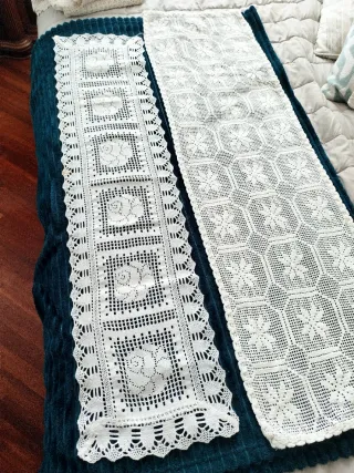 Vari tappeti all'uncinetto