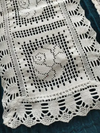 Vari tappeti all'uncinetto