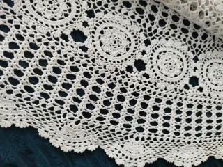 Vari tappeti all'uncinetto