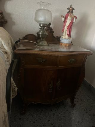 Mesitas de noche de madera y cristal