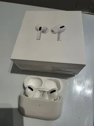 iPhone 14 + AirPods Pro
