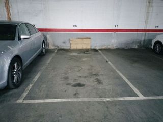 Garaje en venta en Artigas - Llefià en Badalona