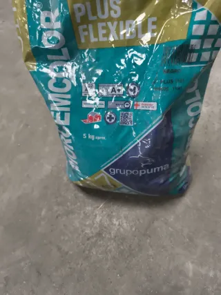 Mortero para juntas color negro Marca Puma