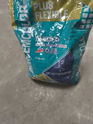 Mortero para juntas color negro Marca Puma