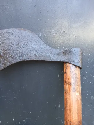 Hacha antigua catalana grande