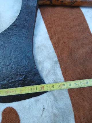 Hacha antigua catalana grande