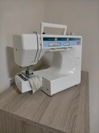 Máquina de coser Alfa 1412 con pedal