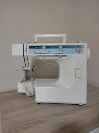 Máquina de coser Alfa 1412 con pedal