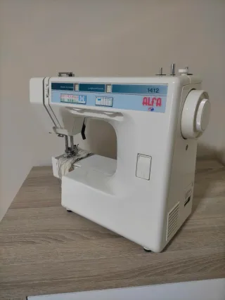Máquina de coser Alfa 1412 con pedal