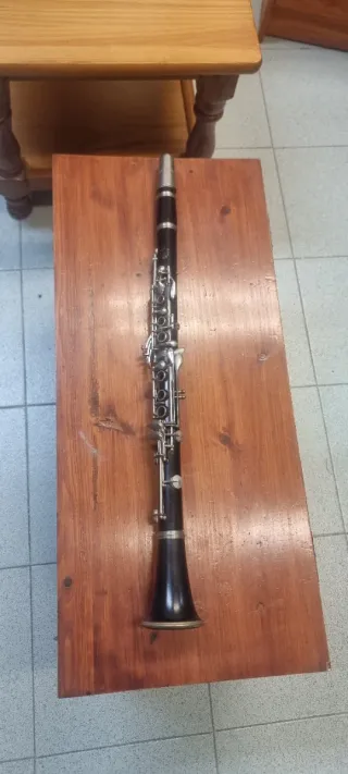 Clarinete con estuche y accesorios