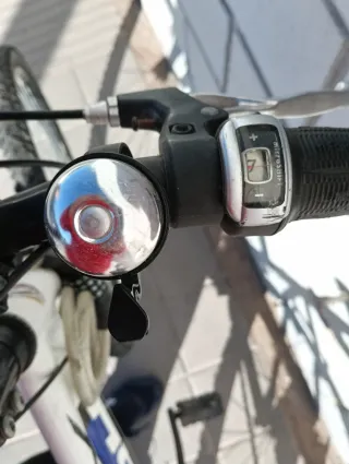 Bicicleta BH blu da corsa