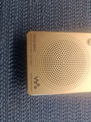 Sony Walkman SRF-M807 Plata con altavoz interno.