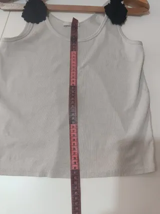 Camiseta Zara tirantes M flores negras