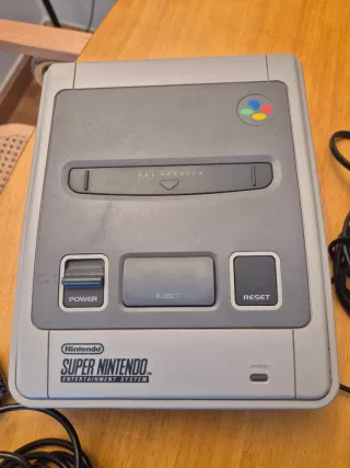 Super Nintendo SNES PAL + 2 Mandos Originales