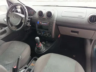 Ford Fiesta 2004