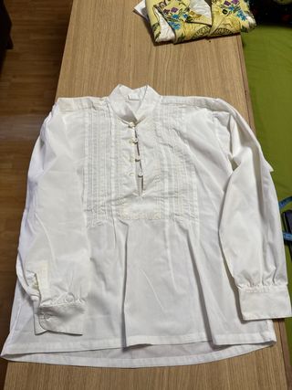 Camisa fallera talla 29 (8-10 años)