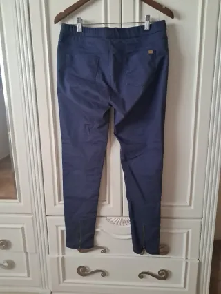Pantalón pitillo Bershka azul marino XL