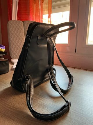 Mochila de cuero negra