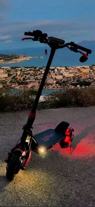 Patinete Eléctrico EcoXtrem Red Bull