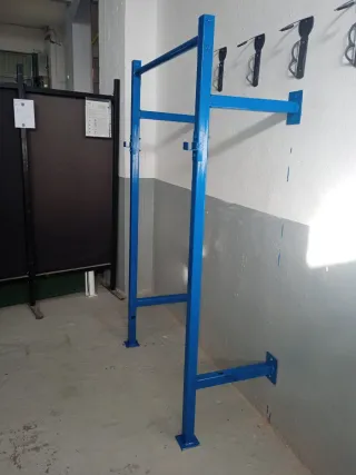 Barra sentadillas y dominadas azul negociable