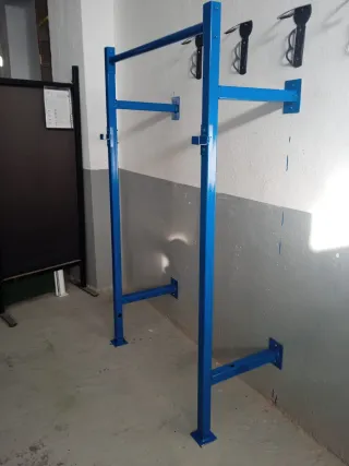 Barra sentadillas y dominadas azul negociable
