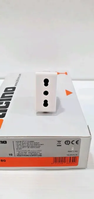 BTICINO AM5180 MATIX Presa Bivalente