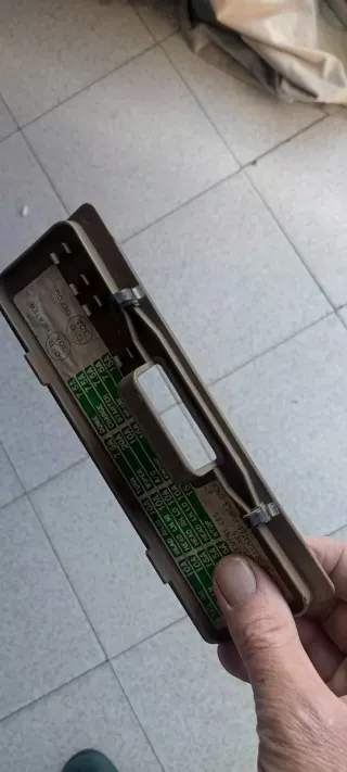 Tapa Caja Fusibles Toyota Land Cruiser HJ 60