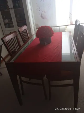 Mesa comedor extensible con 4 sillas