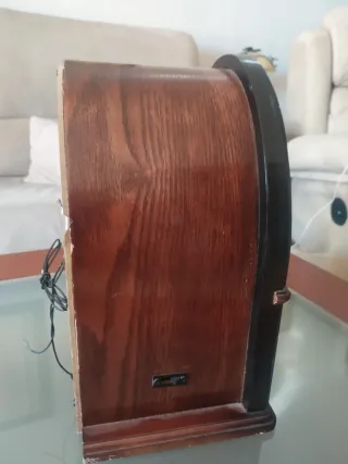 Radio de madera estilo vintage