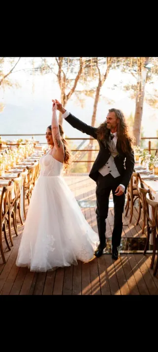 Vestido de novia temporada 2024 Aire Barcelona.