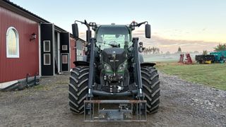 Tractor Fendt 516 Vario con pala