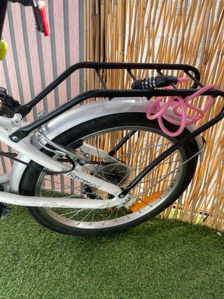 Bicicleta plegable blanca