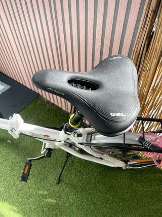 Bicicleta plegable blanca